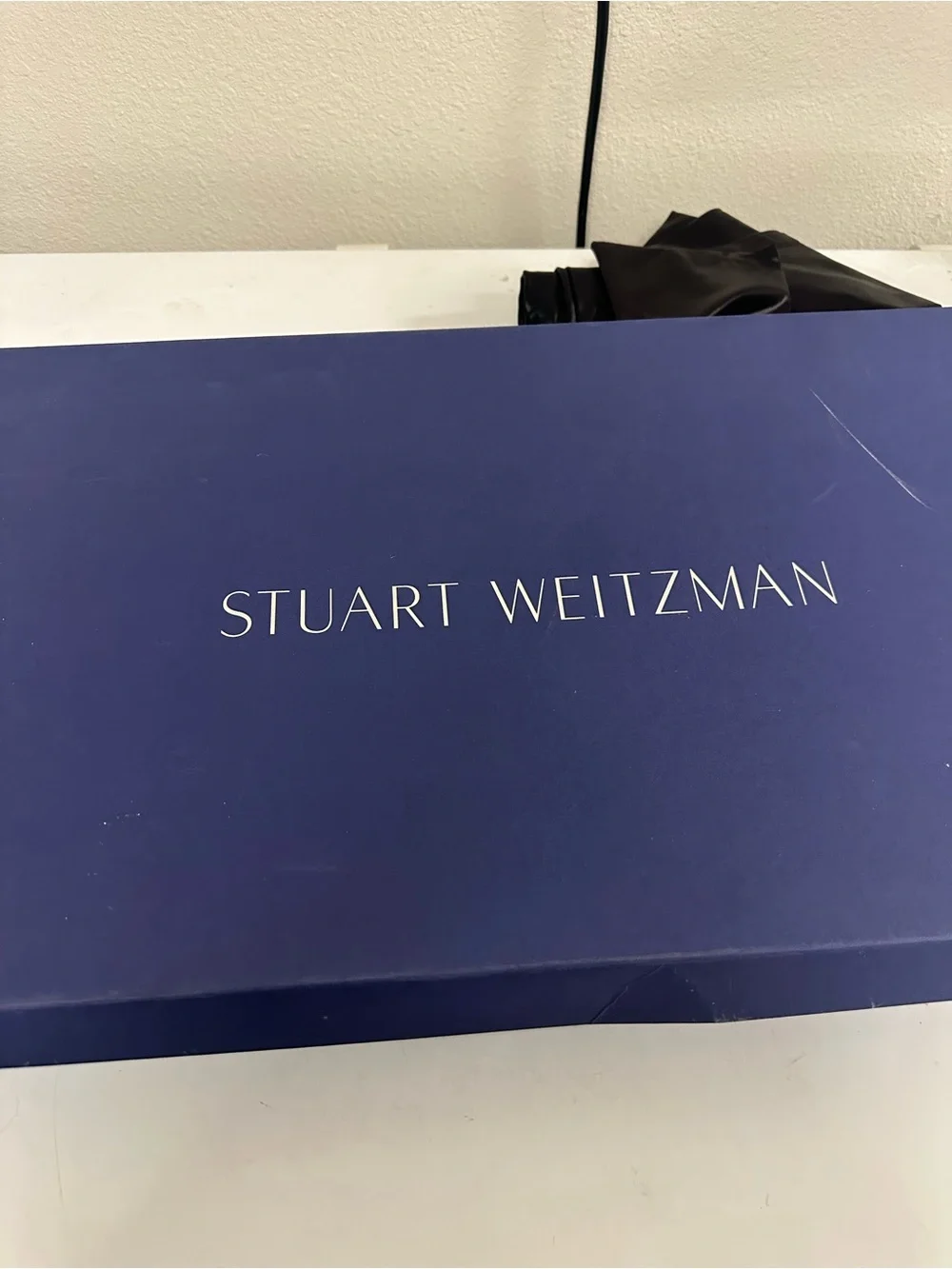 Stuart Weitzman sleek toe over